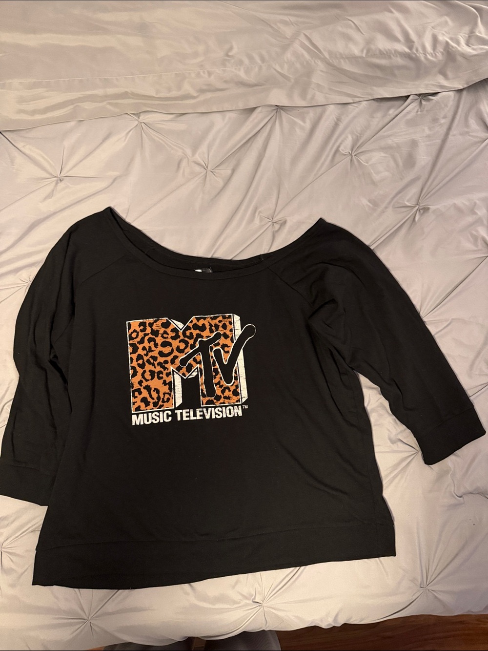 Torrid 4x NWOT MTV Black Off the Shoulder Sweatshirt with Leopard Print Logo